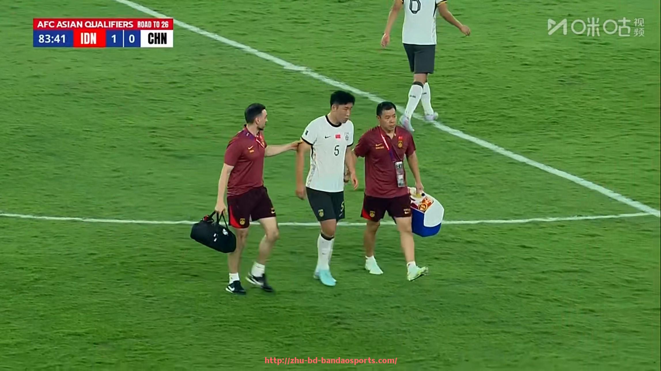 半岛体育-世俱杯历届参赛球队首发平均年龄对比与青训成果分析